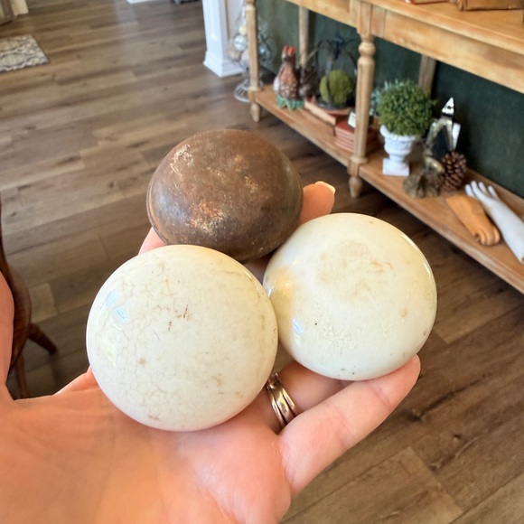 Antique Porcelain and Brass Door Knobs - Picture 10 of 14